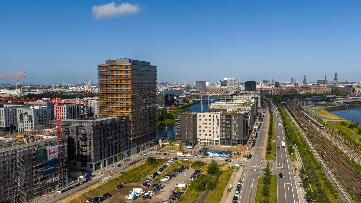 Vue extérieure de la tour Roots dans le quartier de Hafencity à la lumière du jour