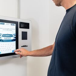 Saisie de la plaque d’immatriculation pour récupérer le véhicule.