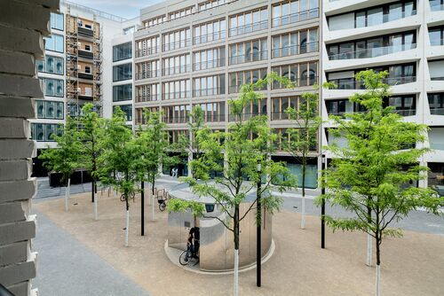 Vue aérienne d'un système de stationnement pour vélos à Berlin